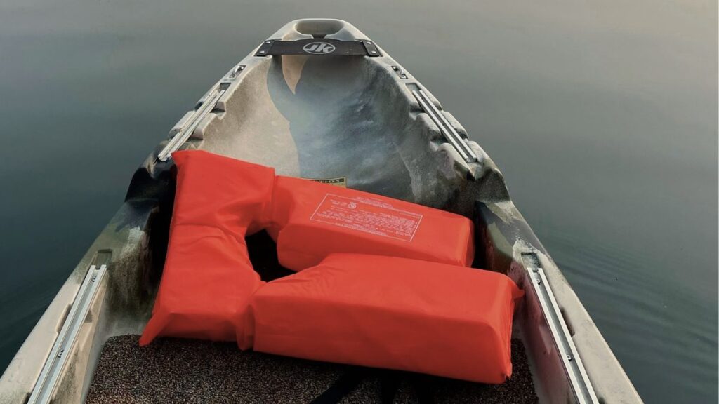 Redningsvest Test 2025 – beste oppblåsbar og flytevest m.m.